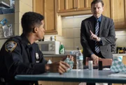 Officer Andre Bentley (Lavel Schley, l.); Detective Tommy Killian (Kevin Rankin, r.)