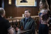 Detective Tommy Killian (Kevin Rankin, l.); Corinne Moynahan (Caitlin Mehner, r.)