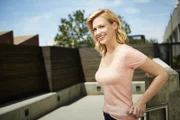 (2. Staffel) - Zusammen mit den anderen Überlebenden aus Tucson sucht Melissa (January Jones) ihr Glück im schicken Malibu ...