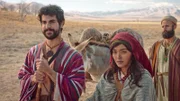 (v.l.) Thomas (Joey Vahedi), Ramah (Yasmine Al-Bustami), Kafni, Ramahs Vater (Hassan Nazari-Robati)