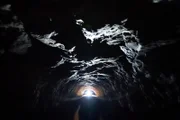 In der Peak Cavern suchen einst Kriminelle den Schutz der Dunkelheit.