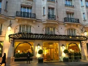 Das Pariser Hotel «Le Bristol» liegt an der Rue du Faubourg Saint-Honoré, in unmittelbarer Nähe zum politischen Machtzentrum Frankreichs.
