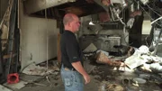 Während der Halbzeitpause eines Footballspiels macht sich ein Mann aus Dallas auf den Weg, um eine Pizza zu holen, als ein EF-3-Tornado durch die Stadt fegt.