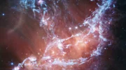 Das James-Webb-Teleskop hat diese spektrale Ansicht der Sternentstehungsregion NGC 346 im mittleren Infrarotlicht aufgenommen.