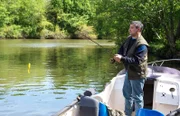 Giorgi Chomeriki ist Fischer aus Leidenschaft und im Nationalpark Kolcheti aufgewachsen.  Er muß „denken wie ein Fisch“, um ihn zu fangen. Und dabei immer nach dem Wetter schauen, denn wenn es umschlägt, kann es schnell gefährlich auf dem Wasser werden.