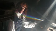 Isaac Newton nutzte ein Prisma, um das Licht in Farbspektren zu brechen.