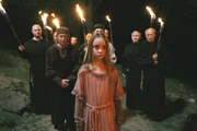 Die Eltern haben entschieden: Hildegard (Hana Tomášová) soll ihr Leben Gott weihen. Im Alter von 14 Jahren tritt sie dem Kloster Disibodenberg bei.
