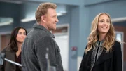 Grey's Anatomy Staffel 20 Folge 5 Entspannt wie selten: Caterina Scorsone als Dr. Amelia Shepherd, Kevin McKidd als Dr. Owen Hunt und Kim Raver als Dr. Teddy Altman