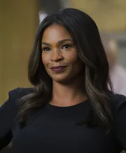 Mosley (Nia Long) ist besorgt, dass hinter dem Identitätsdiebstahl etwas Größeres stecken könnte