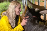 Nicole Berchtold verabschiedet sich von Lucky.