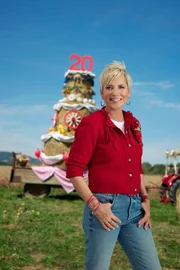 Moderatorin Inka Bause präsentiert die 20. Staffel von 'Bauer sucht Frau'  +++