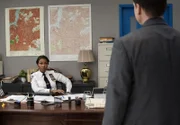 Deputy Inspector Regina Haywood (Amanda Warren, l.); Detective Tommy Killian (Kevin Rankin, r.)