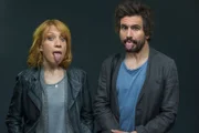 Partner wider Willen: die eigenwillige Kommissarin Elena (Annika Ernst, l.) und der geniale, aber durchgeknallte Physiker Einstein (Tom Beck, r.) ...