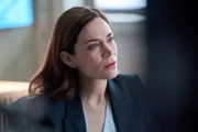 Detective Sergeant Frankie Bateman (Kathleen Munroe)