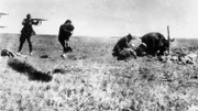 Hinrichtung von Juden aus Kiew durch deutsche Einheiten (Einsatzgruppen) in der Nähe von Ivangorod/Ukraine, 1942.