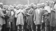 Häftlinge des KZs Ebensee nach ihrer Befreiung.