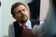 (2. Staffel) - Jan Rothe (Klaas Heufer-Umlauf)