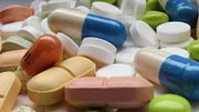Die regelmäßige Einnahme von Medikamenten wie Ibuprofen oder Diclofenac kann das Herzinfarkt-Risiko erhöhen.