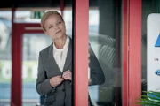 Michou Friesz (Alice Kerkmann).