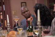 Captain Ray Holt (Andre Braugher, l.); Rosa Diaz (Stephanie Beatriz, r.)