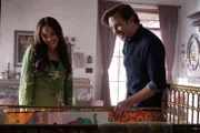 Erica (Cleopatra Coleman, l.); Mike (Jason Sudeikis, r.)