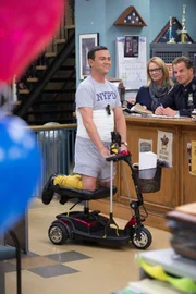 Charles Boyle (Joe Lo Truglio)