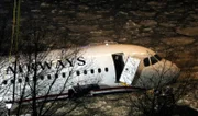 2009 notwasserte Pilot Chesley Sullenberger im New Yorker Hudson River. Als "Held vom Hudson" schrieb er Geschichte. Er selbst blickt nun zurück und gibt Antworten auf bis heute offene Fragen.