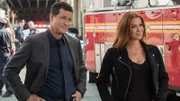 Al Burns (Dylan Walsh) und Carrie Wells (Poppy Montgomery)
