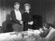 L-R: Kurt Scholz (Joseph Offenbach), Käthe Scholz (Inge Meysel), Michael Wichmann (Michael Hornauf)