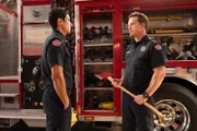 Station 19 Staffel 7 Folge 4 Das Team steht vor einer zermürbenden 24-Stunden-Schicht: Carlos Miranda als Theo Ruiz, Josh Randall als Sean Beckett