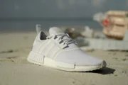 Adidas vermarktet diesen Sneaker aus recyceltem Kunststoff als Teil der Lösung für das Plastikproblem.