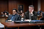 l-r: David Rudolf (Michael Stuhlbarg), Michael Peterson (Colin Firth)