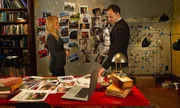 Joan Watson (Lucy Liu, l.); Sherlock Holmes (Jonny Lee Miller, r.)