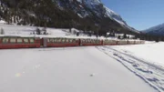 Eine Fahrt im Panoramazug Bernina Express durch die schneebedeckten Schweizer Alpen gehört zu den schönsten Reiseerlebnissen Europas.