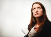 Hatte einen schweren Unfall: Mia Wasikowska als Sophie