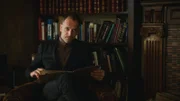 Sherlock Holmes (Jonny Lee Miller)