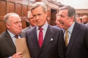 Andrew (Alex Jennings, M.)