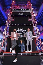 Die Moderatoren Jan Köppen, Laura Wontorra und Frank Buschmann. Die Verwendung des sendungsbezogenen Materials ist nur mit dem Hinweis und Verlinkung auf TVNOW gestattet.