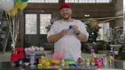 Die Lebensmittelindustrie lockt mit bunter Werbung, schönen Packungen und einer riesigen Auswahl. Produktentwickler Sebastian Lege deckt auf, was wirklich dahintersteckt.