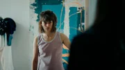 Freddy (Linda Blümchen) hatte völlig vergessen, dass sie in der Nacht Sexarbeiter Amore bestellt hat.