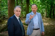 Es stellt sich heraus, dass Helmut nur ein Strohmann und Markus der neue Besitzer von Roberts Anteilen ist.