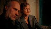 Das Langzeitpaar (Nina Petri und Wolfram Koch) sinniert über Beziehungsmodelle.