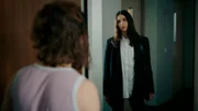 Freddy (Linda Blümchen) kann sich nur noch schwach daran erinnern, dass sie in der Nacht Amore (Adam Hoya) für ein Sex-Date engagiert hat.