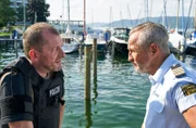 Paul Schott befragt Einsatzleiter Matthias Krämer zu den Geschehnissen bei der Bombenentschärfung.