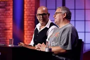 Rateteam-Kapitän Elton (re.) mit Kabarettist und Komiker Hannes Ringlstetter (li.).