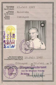 In jungen Jahren: Maren Kroymann wurde in Niedersachsen geboren, wuchs dann aber als jüngstes Kind mit vier Brüdern in Tübingen auf.