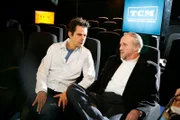 Regisseur Tom Tykwer (l.) im Interview im Sony Center.