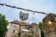 Jede Menge ehemalige WG-Bewohner und viele Challenges! In dieser Burg findet zum 15-jährigen WG-Jubiläum eine ganz besondere Staffel statt.