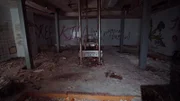 Seziertisch oder Fahrstuhl für den Dornröschensarg? Dunkle Geheimnisse im Herzen von Sofia, der Hauptstadt Bulgariens.
