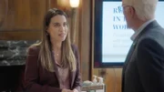 Susan (Natalie Morales) und Neil Bremer (Ted Danson)
